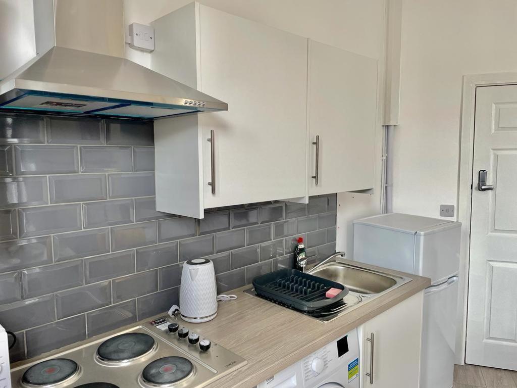Cheerful 1 Bed Apartment Cardiff City Centre - Penarth Rd מראה חיצוני תמונה