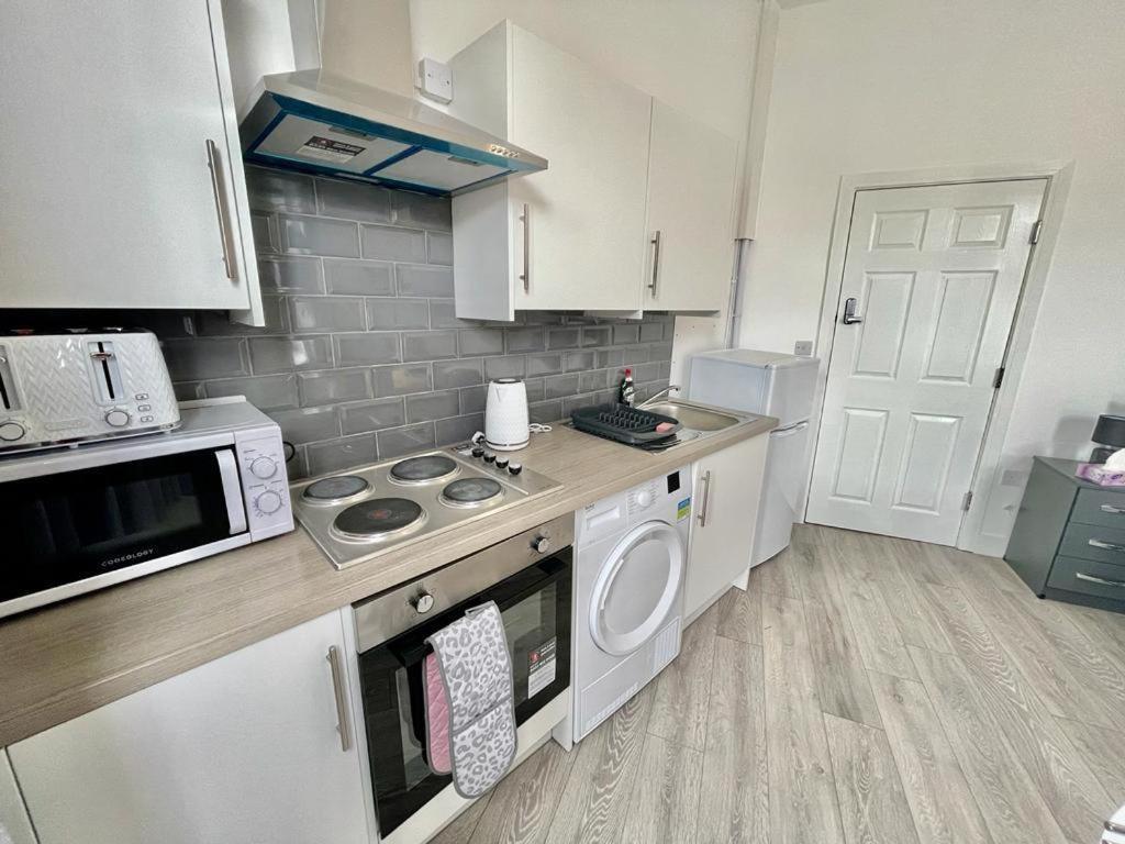 Cheerful 1 Bed Apartment Cardiff City Centre - Penarth Rd מראה חיצוני תמונה